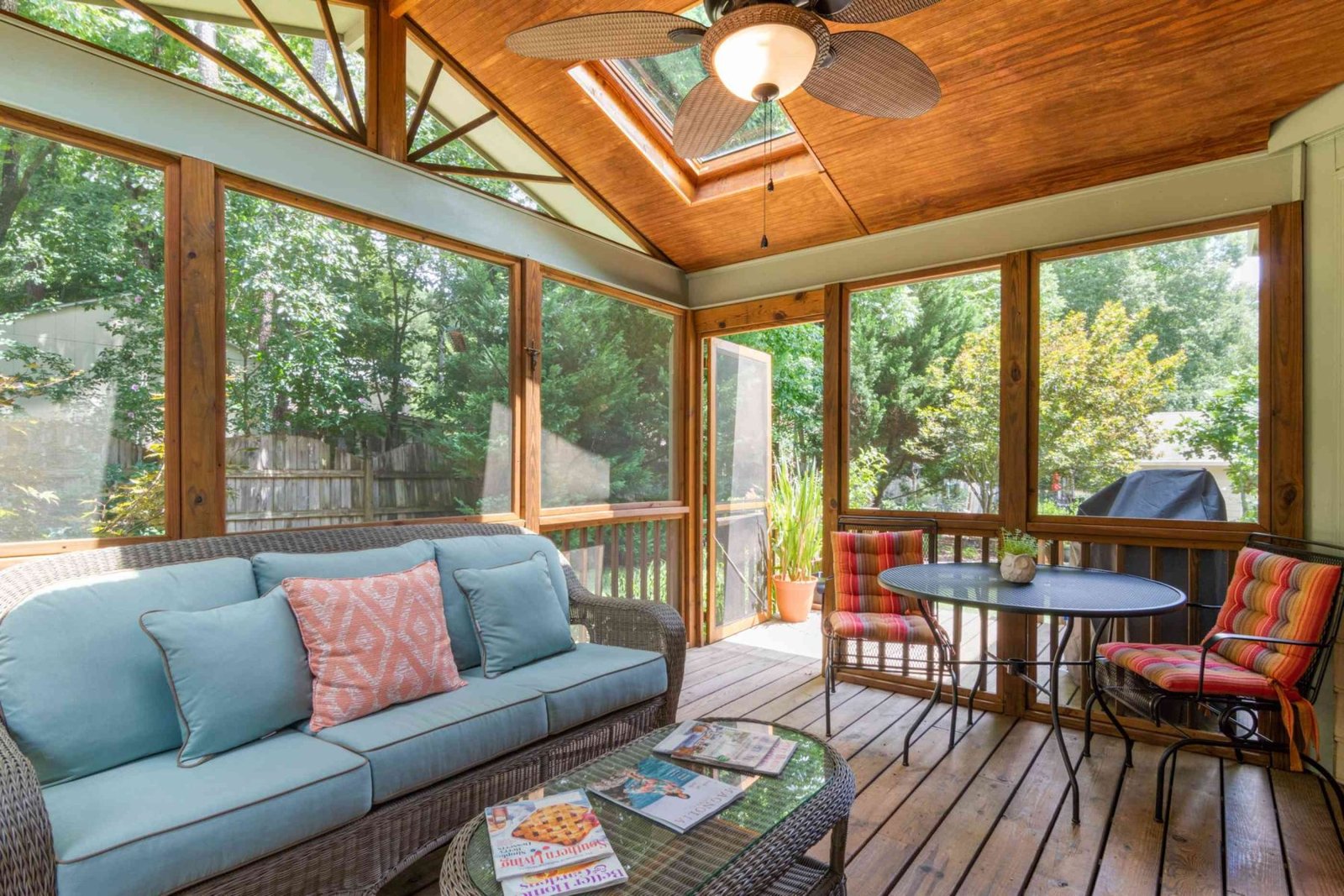 What is the difference between a 4 season and a 3 season sunroom?
